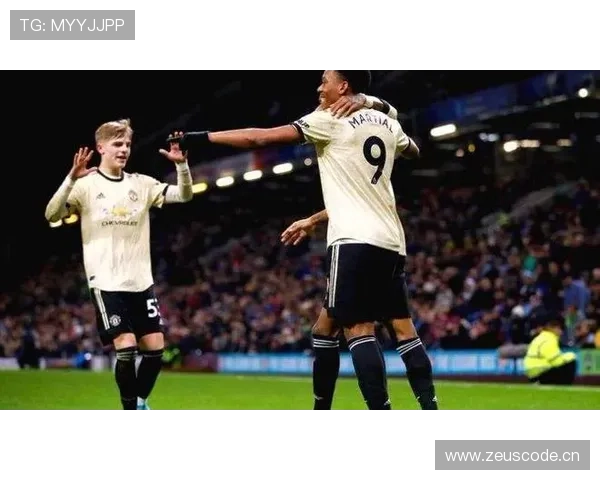 曼联的进攻问题，本质是推进阶段的断裂