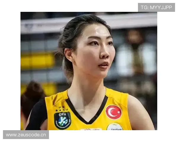 袁心玥家里那泳池到底有多豪，估计普通人连边都摸不到吧