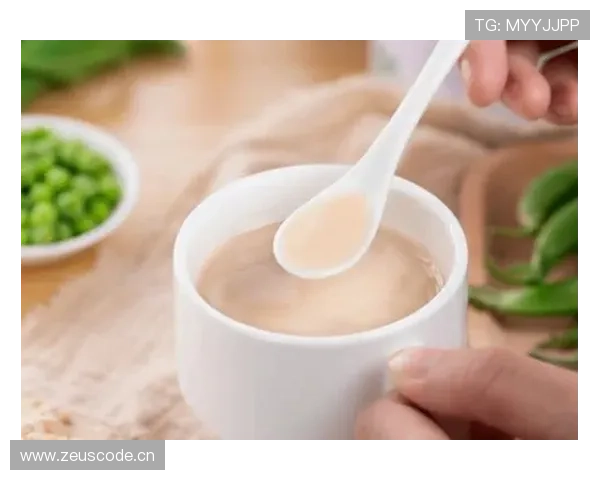 陈梦家的冰箱里塞满了蛋白粉，连饮料都按克称着喝