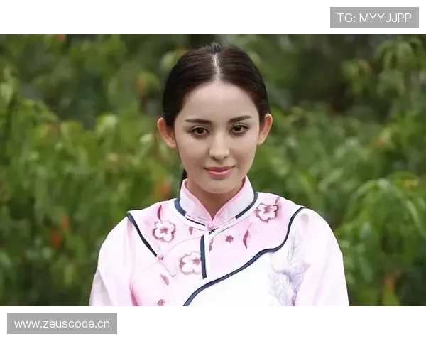 古力穿西装去训练？这反差未免太娱乐圈了吧！