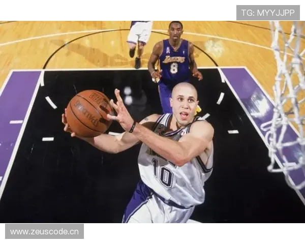 迈克·毕比挡拆拉开空间提升球队进攻多样性